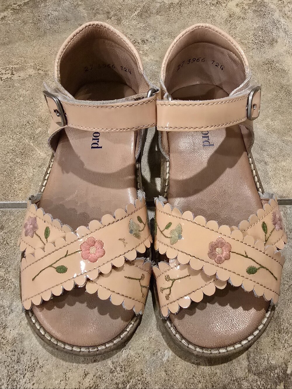 Petit Nord Flower Pop Crossover Scallop Sandal